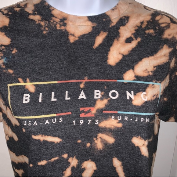 • BILLABONG REVERSE TIE DYE SEMI- CROP T-SHIRT • - Picture 2 of 3